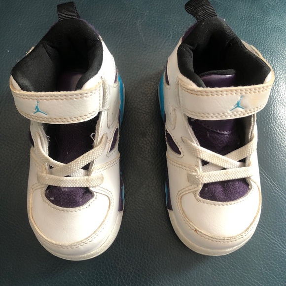 Jordan Sneakers Sz 5C White-Purple Blue Trim - Picture 3 of 5